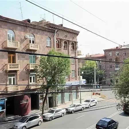 Шикарная Однушка На Абовяна เยเรวาน ภายนอก รูปภาพ